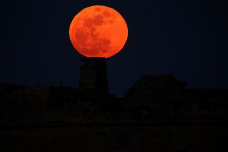 Imagem Ilustrando a Notícia: Brasil poderá observar esta noite dois fenômenos lunares