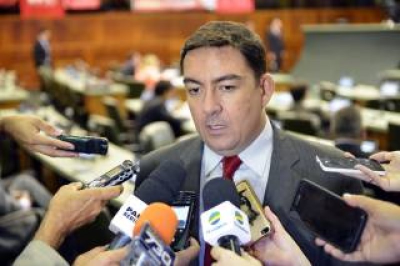 Imagem Ilustrando a Notícia: José Vitti assume o comando da Assembleia no dia 1º/2
