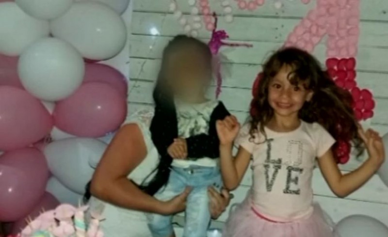 Imagem Ilustrando a Notícia: Menina de quatro anos morre em capotamento após festa de aniversário dela