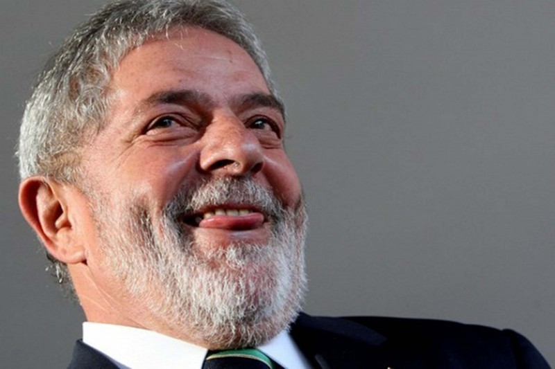 Imagem Ilustrando a Notícia: TRF dispensa presença do ex-presidente Lula em todos os 80 depoimentos de defesa