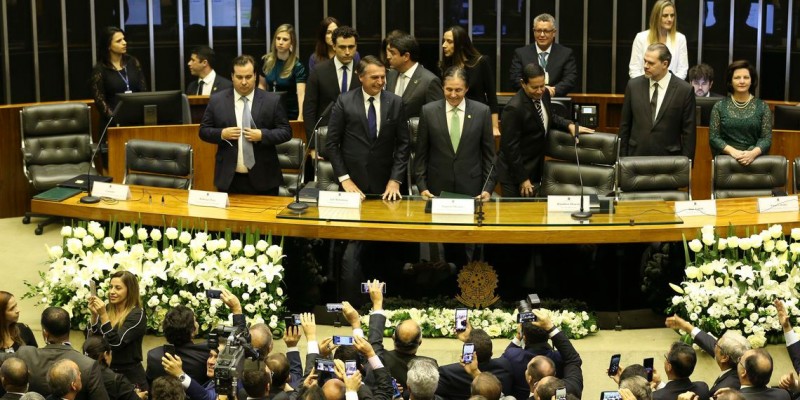 Imagem Ilustrando a Notícia: Jair Messias Bolsonaro é empossado presidente do Brasil