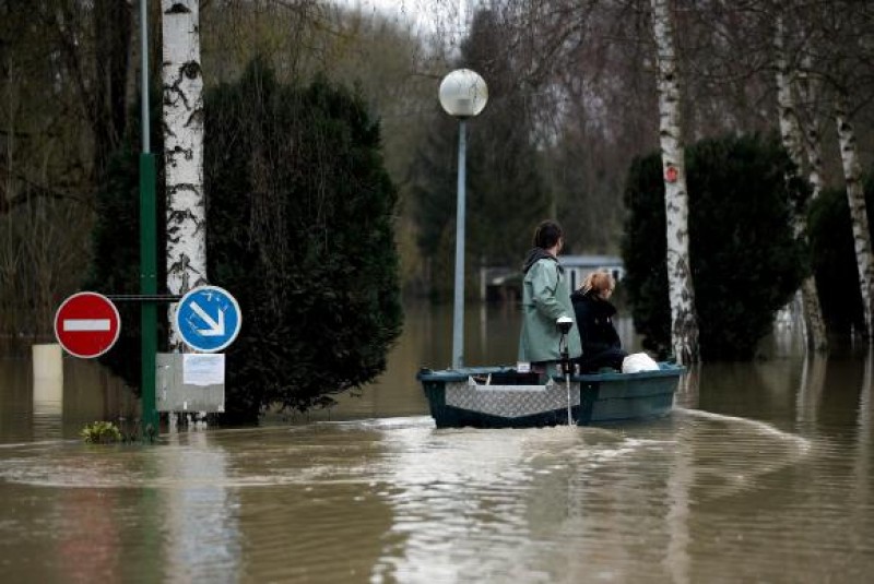 Imagem Ilustrando a Notícia: Cheia do Rio Sena deixa Paris em alerta laranja por conta de inundações