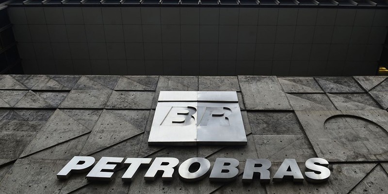 Imagem Ilustrando a Notícia: Petrobras demite funcionários com prisão decretada na Lava Jato