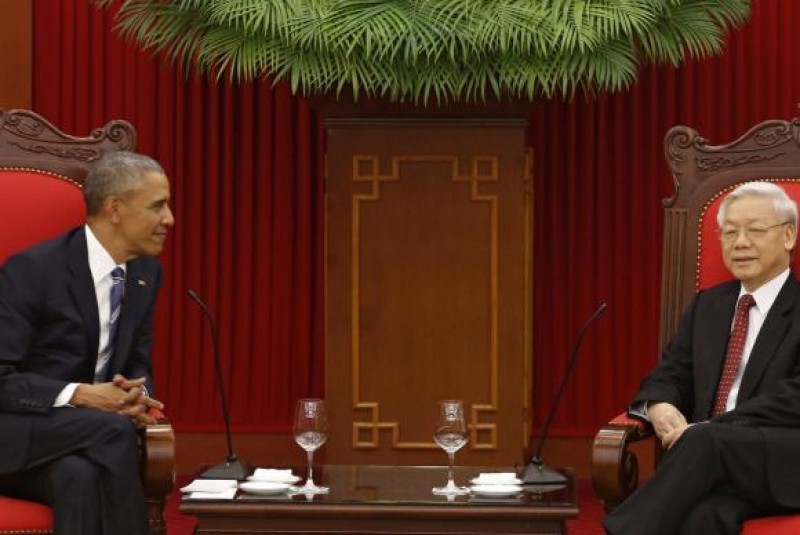 Imagem Ilustrando a Notícia: Obama anuncia fim da proibição da venda de armas para o Vietnã