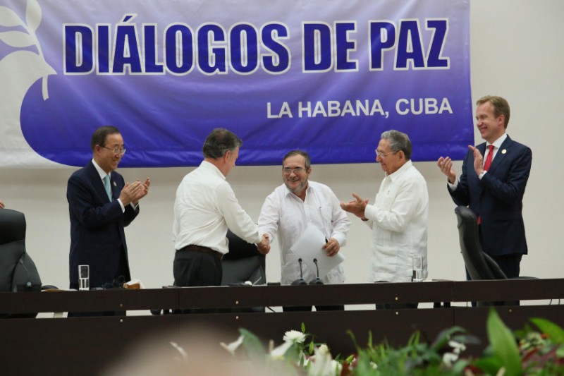 Imagem Ilustrando a Notícia: Colômbia e Farc assinam acordo histórico de cessar-fogo