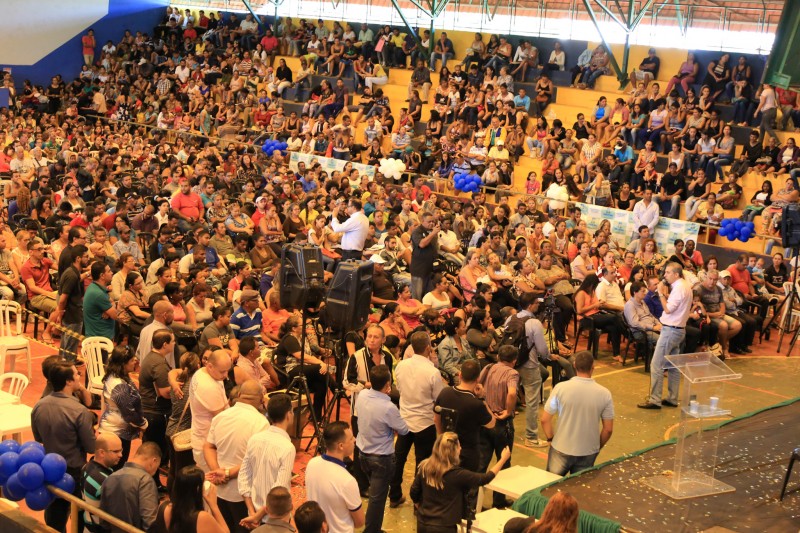 Imagem Ilustrando a Notícia: Zé Eliton reúne 9 mil pessoas no Entorno