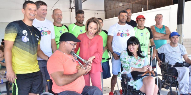 Imagem Ilustrando a Notícia: Raquel Teixeira reforça apoio para deficientes físicos em Goiânia