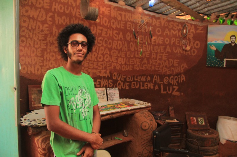 Imagem Ilustrando a Notícia: Casa de barro e ecológica