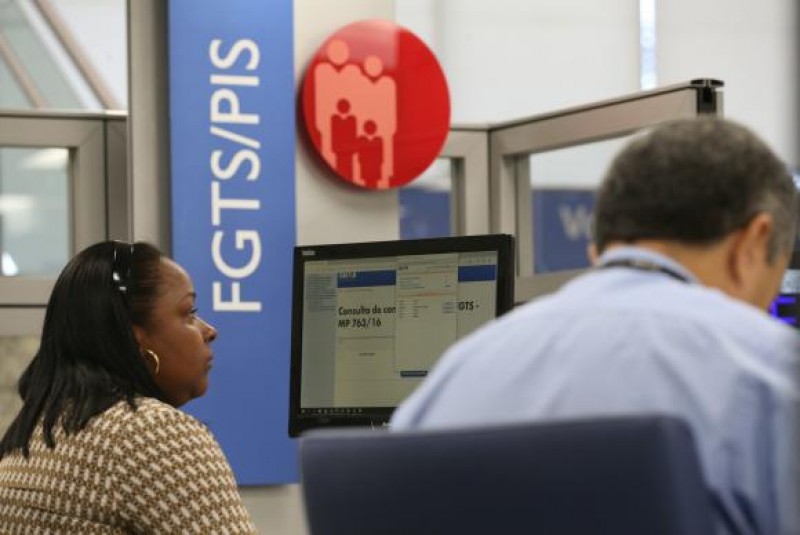 Imagem Ilustrando a Notícia: Caixa funcionará no sábado para consultas sobre contas inativas do FGTS