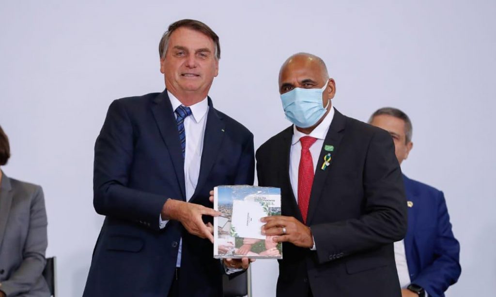 Imagem Ilustrando a Notícia: Rogério Cruz se encontra com Bolsonaro e articula parceria para fortalecer Educação