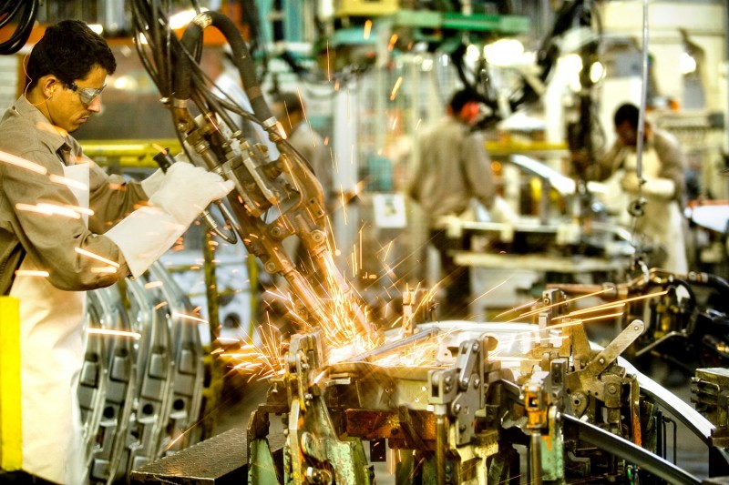 Imagem Ilustrando a Notícia: Indústria tem queda de 3,8% entre julho e agosto