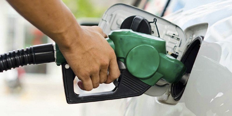 Imagem Ilustrando a Notícia: Preço da gasolina sobe demais e governo estuda medidas