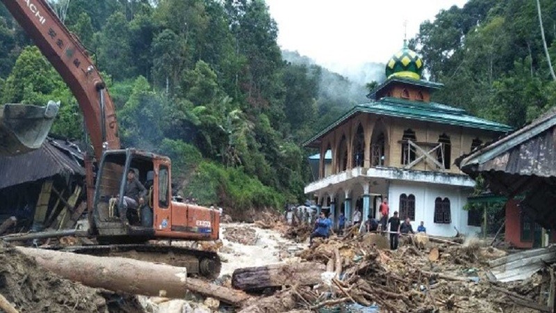 Imagem Ilustrando a Notícia: Fortes chuvas na Indonésia deixam pelo menos 22 mortos