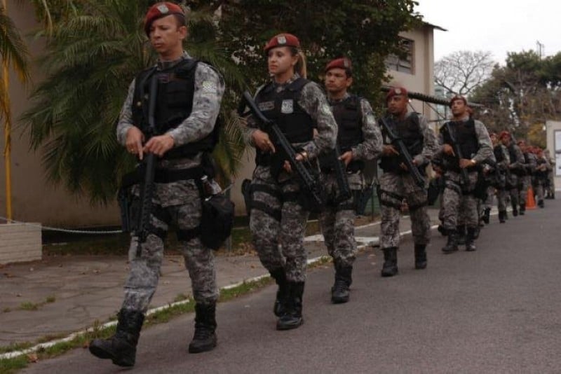 Imagem Ilustrando a Notícia: Forças Armadas reforçam policiamento em Vitória