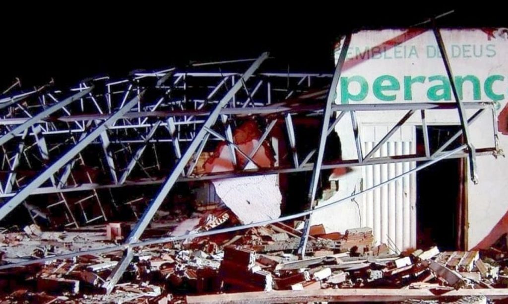 Imagem Ilustrando a Notícia: Igreja evangélica desaba após forte temporal, em Aparecida de Goiânia