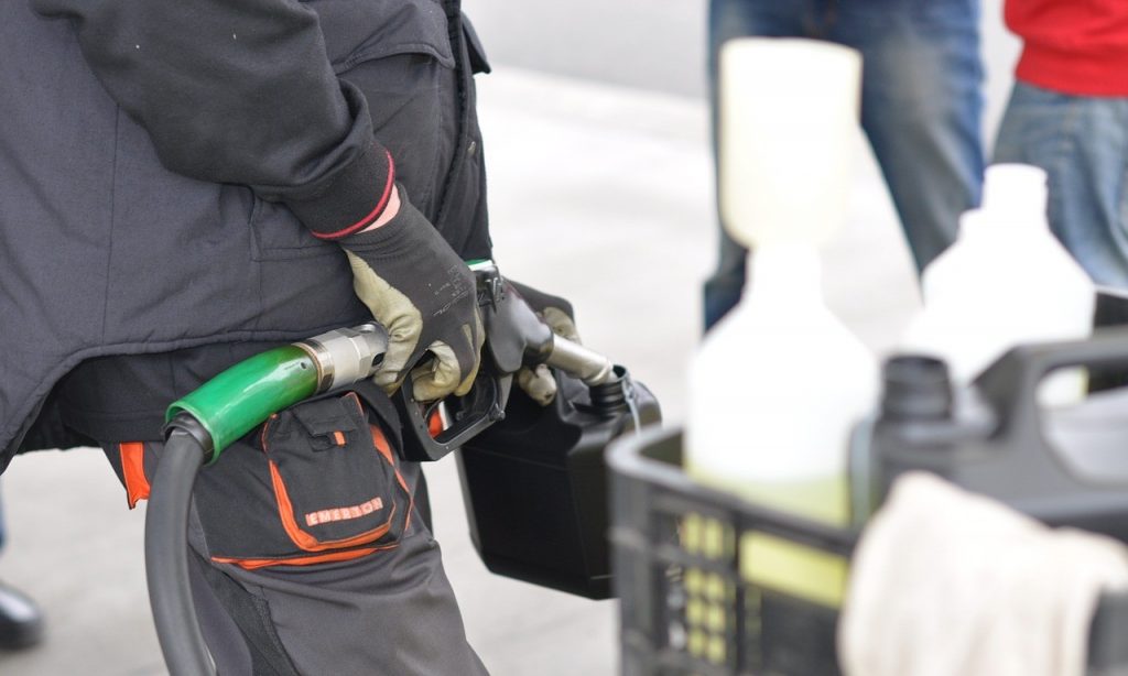 Imagem Ilustrando a Notícia: Carrefour é condenado por vender combustíveis adulterados, em Goiânia