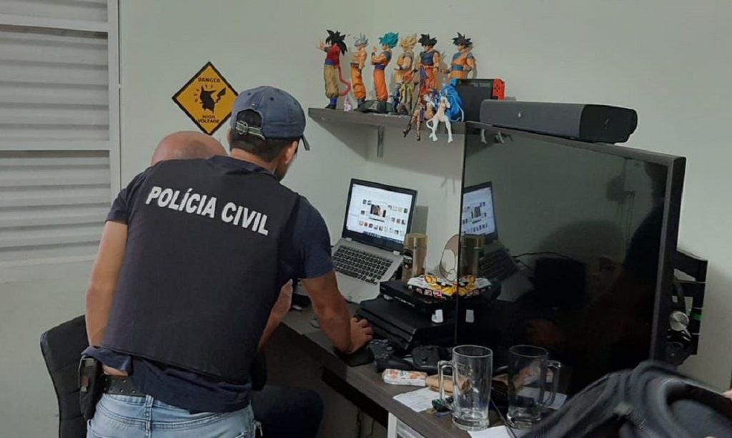 Imagem Ilustrando a Notícia: PF e PC realizam operações contra pornografia infantil na internet, em Goiás