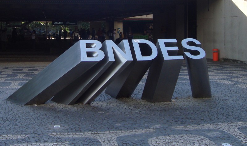 Imagem Ilustrando a Notícia: BNDES vai devolver ao Tesouro R$ 100 bilhões