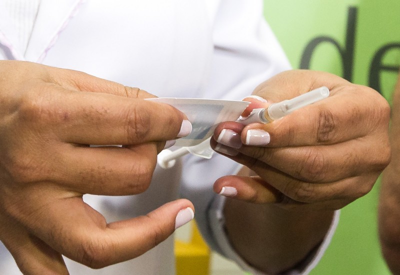 Imagem Ilustrando a Notícia: Em fase final, vacina contra a dengue já está sendo testada em voluntários