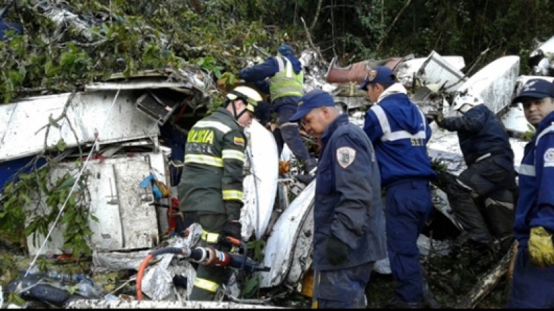 Imagem Ilustrando a Notícia: Avião caiu sem uma gota de combustível, diz autoridade colombiana
