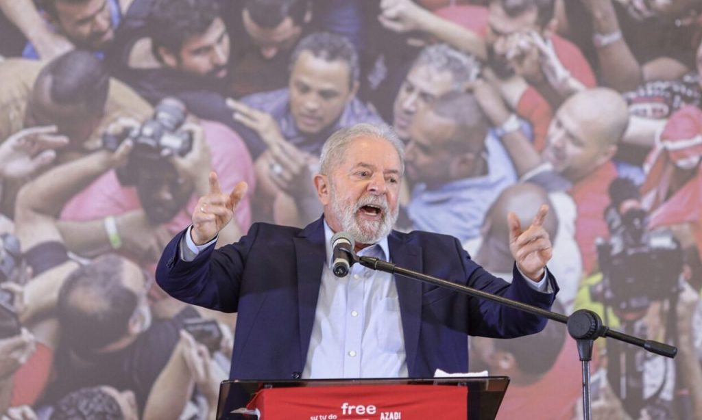Imagem Ilustrando a Notícia: Lula faz 1º pronunciamento após decisão do STF