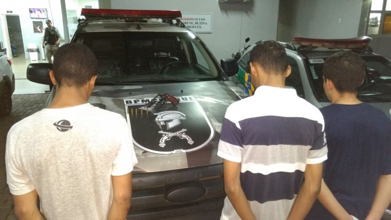 Imagem Ilustrando a Notícia: PM prende suspeito de roubar motorista do Uber na Vila Maria Luiza