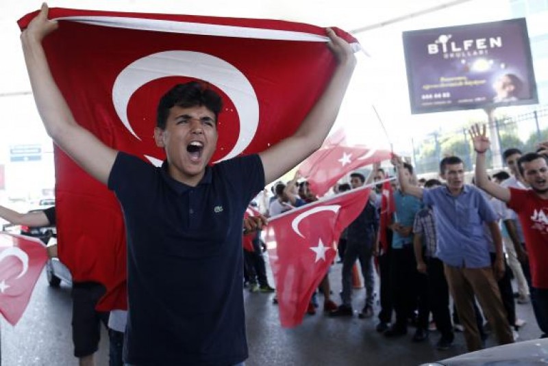 Imagem Ilustrando a Notícia: Turquia afasta 2.745 juízes em todo país, após tentativa de golpe