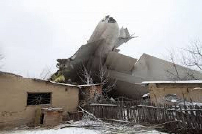 Imagem Ilustrando a Notícia: Avião cai no Quirguistão e mata pelo menos 37 pessoas