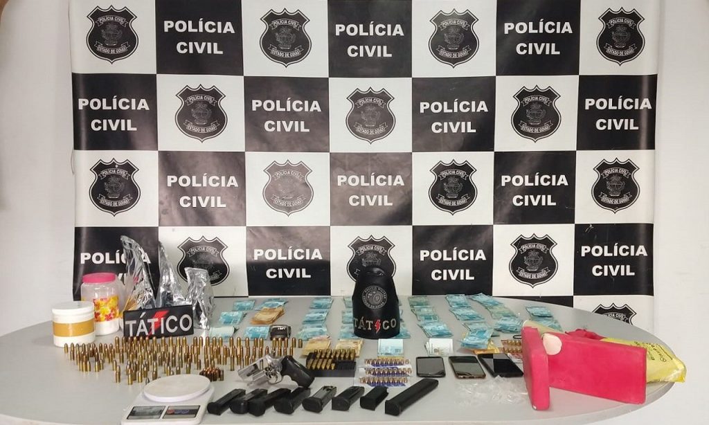 Imagem Ilustrando a Notícia: Homem é preso por tráfico de drogas e posse ilegal de armas em Valparaíso de Goiás