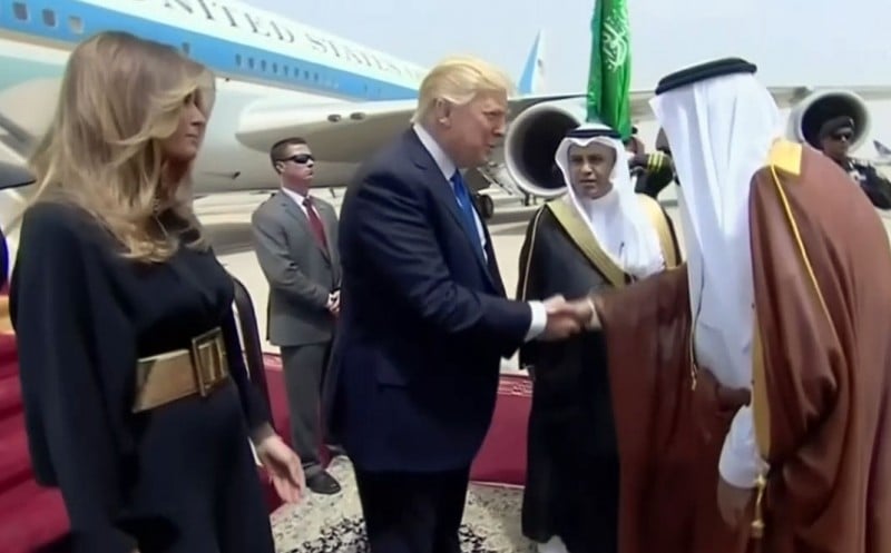 Imagem Ilustrando a Notícia: Presidente Trump oferece  aliança a líderes muçulmanos