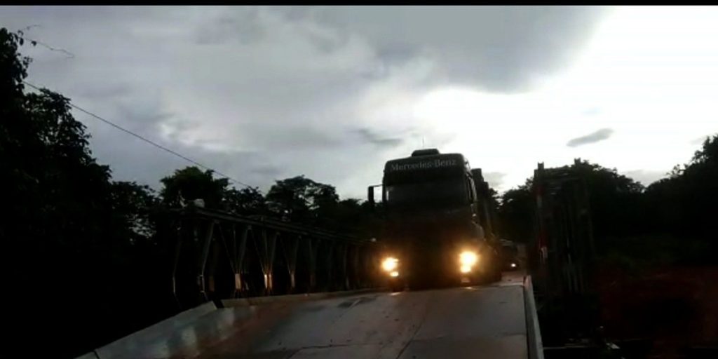 Imagem Ilustrando a Notícia: Ponte metálica cedida pelo Exército na GO-060 está liberada para tráfego