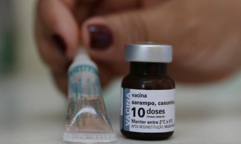 Imagem Ilustrando a Notícia: Infectologistas orientam sobre importância das vacinas para adolescentes e adultos