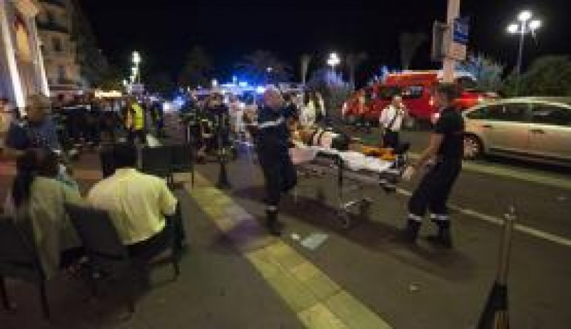 Imagem Ilustrando a Notícia: França prorroga estado de emergência após ataque em Nice