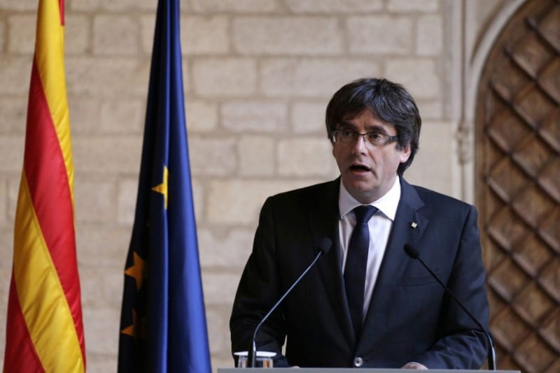 Imagem Ilustrando a Notícia: Carles pede encontro e Rajoy nega