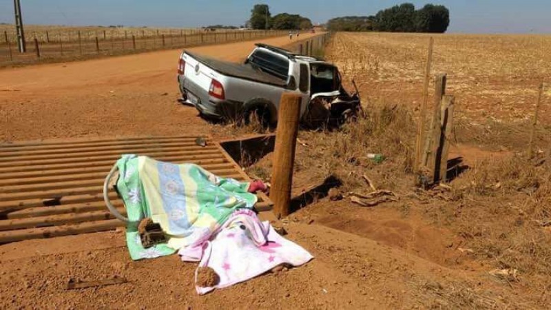 Imagem Ilustrando a Notícia: Acidente  na GO- 184, em Serranópolis deixa mãe e filha mortas