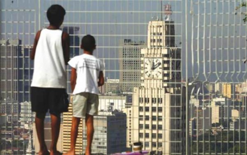 Imagem Ilustrando a Notícia: Desigualdade de renda no Brasil não caiu entre 2001 e 2015, revela estudo