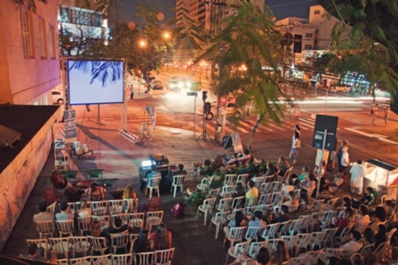 Imagem Ilustrando a Notícia: ‘Cinema Na Calçada’ faz exibições gratuitas em setembro