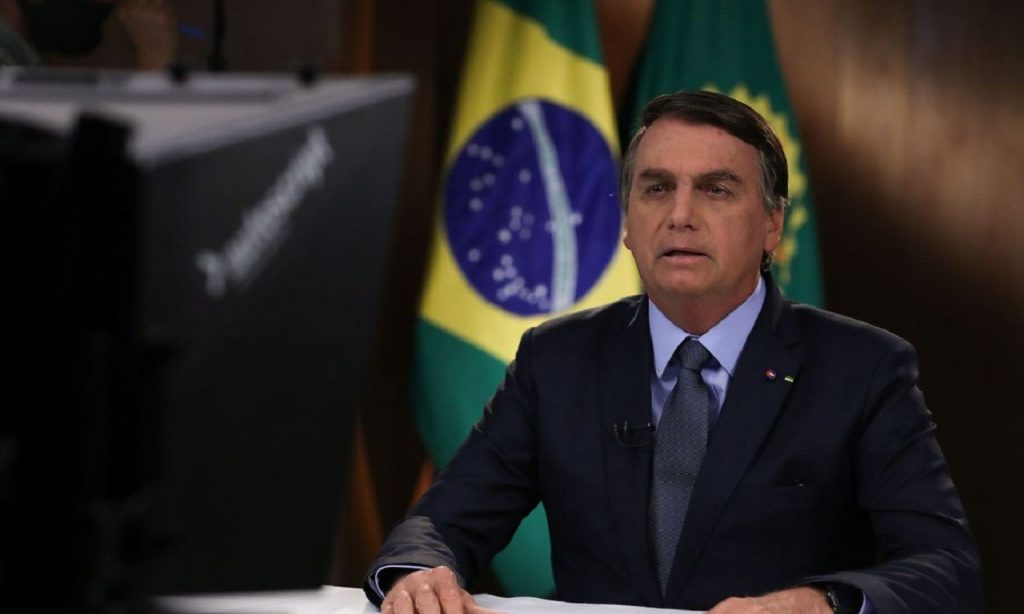 Imagem Ilustrando a Notícia: Bolsonaro manifesta condolências aos familiares das vítimas do massacre de Suzano