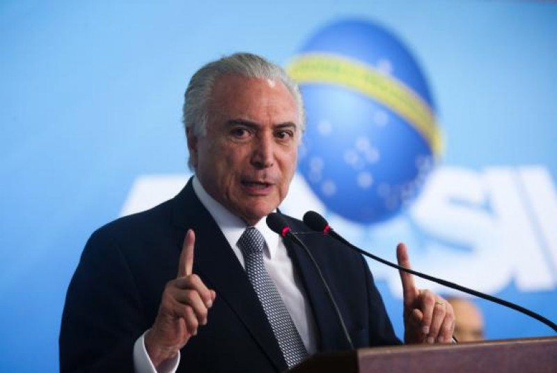 Imagem Ilustrando a Notícia: Em mensagem de fim de ano, Temer diz que Brasil derrotará a crise em 2017