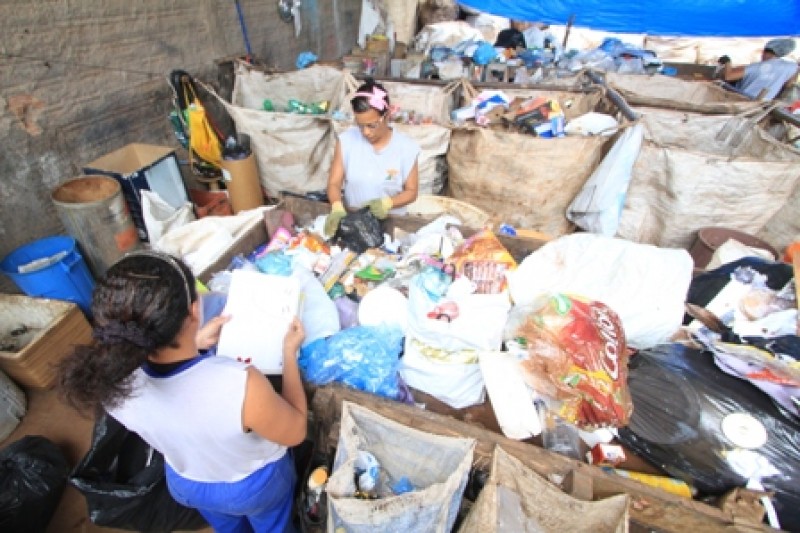 Imagem Ilustrando a Notícia: Falta material reciclável nas cooperativas de Goiânia