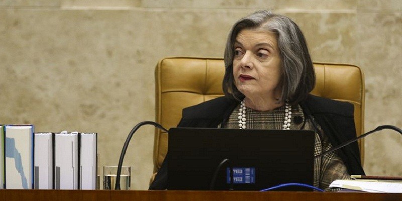 Imagem Ilustrando a Notícia: Ministra Cármen Lúcia comanda pela última vez sessão no CNJ