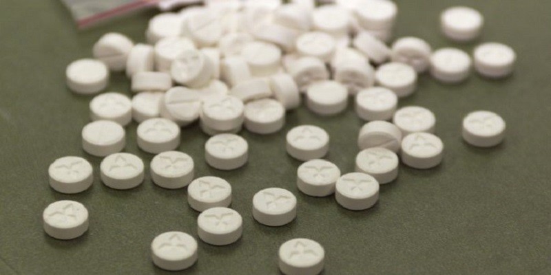 Imagem Ilustrando a Notícia: Jovem é preso em Itumbiara com mais de 100 comprimidos de ecstasy
