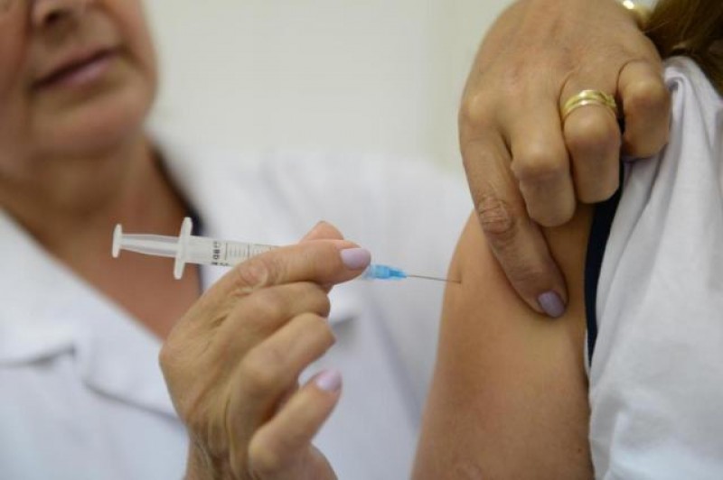 Imagem Ilustrando a Notícia: Meninas de 9 a 13 anos devem ser vacinadas contra HPV