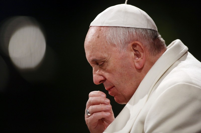 Imagem Ilustrando a Notícia: Papa condena ataques terroristas e diz que agressores abusam do nome de Deus