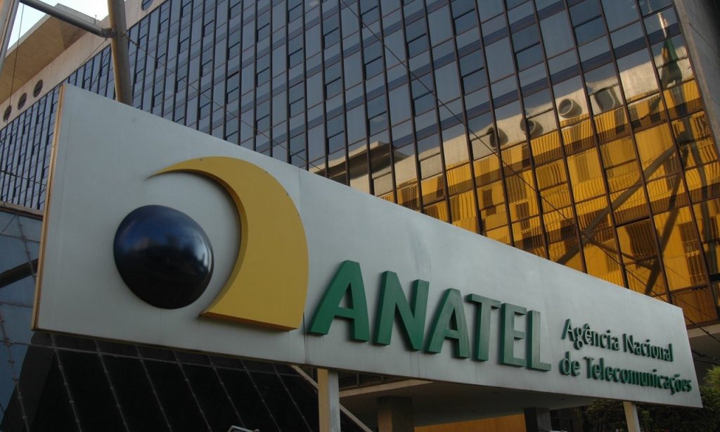 Imagem Ilustrando a Notícia: Anatel abre consulta para finalizar migração de emissoras AM para FM
