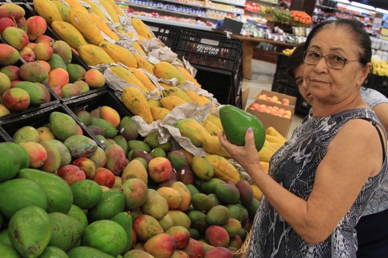 Imagem Ilustrando a Notícia: Mercado e consumidores  resistem ás compras on-line