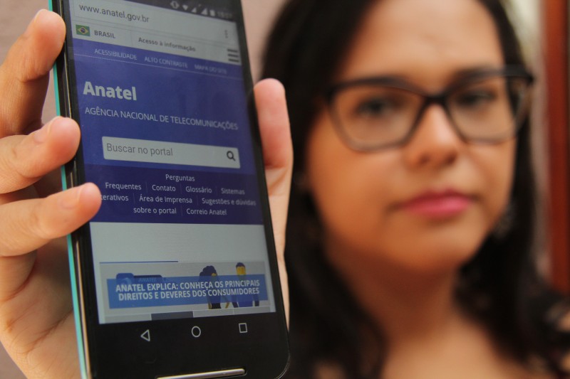 Imagem Ilustrando a Notícia: Com bloqueio de celulares, Anatel quer reduzir roubos