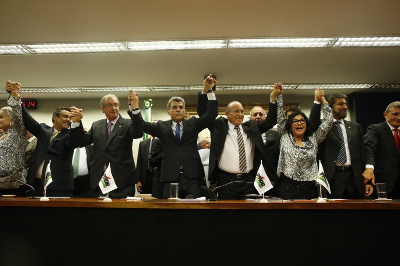 Imagem Ilustrando a Notícia: PMDB rompe oficialmente com a presidente Dilma