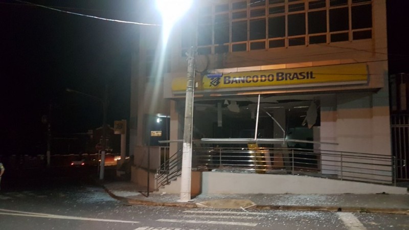 Imagem Ilustrando a Notícia: Banco é explodido por criminosos em Ipameri