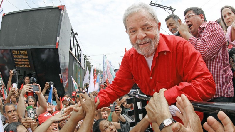 Imagem Ilustrando a Notícia: PT doa R$20 milhões para campanha de Lula, mesmo sob ameaça do MP